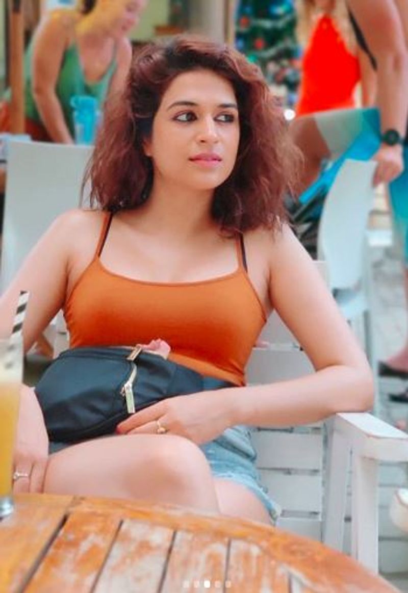 ஹாட் ஸ்டைலிஷ் உடை