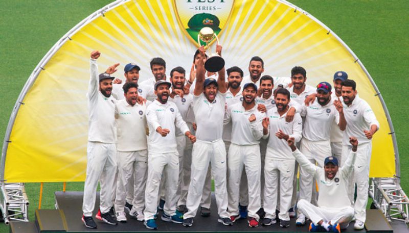 ঐতিহাসিক জয় - ২০১৮ সালের শেষ দিকে শুরু হয়েছিল ভারতের অস্ট্রেলিয়া সফর। আর ২০১৯ সালে সেটা পূর্ণতা পেল। অস্ট্রেলিয়ার মাটি থেকে টেস্ট সিরিজ জিতে ফিরল বিরাটের দল। চার ম্যাচের টেস্ট সিরিজে অ্যাডিলেড ও মেলবর্ণে টেস্ট জিতেছিল ভারত। অস্ট্রেলিয়া জিতেছিল পার্থে। কিন্তু সিডনিতে শেষ টেস্ট ড্র হওয়ার ভারতীয় ক্রিকেট একটা নতুন ইতিহাস লেখে। ১৯৪৭ সাল থেকে অস্ট্রেলিয়া সফর করেছে ভারতীয় ক্রিকেট দল। কিন্তু অজিদের মাটিতে টেস্ট সিরিজ জয়ের স্বপ্নটা পূর্ণ হল ২০১৯ সালে বিরাটের দলের হাত ধরে। দুরন্ত ব্যাটিং করে সিরিজ সেরা হয়েছিলেন চেতেশ্বর পূজারা। ব্যাটিং-বোলিং-ফিল্ডিং সব বিভাগেই টিমা পাইনের অস্ট্রেলিয়াকে মাত দিয়েছে ভারত। এই সিরিজে অস্ট্রেলিয়ার অধিনায়ক টিম পাইন ও ভারতীয় উইকেট কিপার ঋষভ পন্থের স্লেজিং পর্বে সরগরম হয়ে উঠেছিল ক্রিকেট মহল। ঘরের মাঠে ভারতের কাছে টেস্ট সিরিজ হেরে প্রবল সমালোচনার মুখে পরতে হয়েছে অস্ট্রেলিয়াকে।