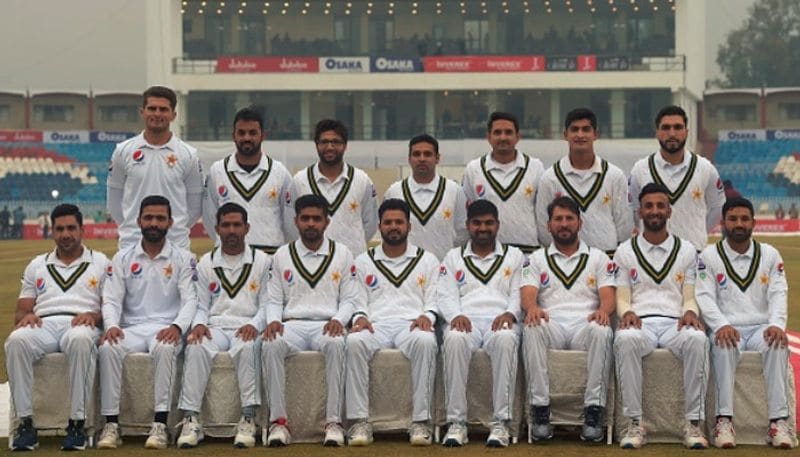 ক্রিকেট ফিরল পাকিস্তানে - ২০১৯ সালে আবার আন্তর্জাতিক ক্রিকেট ফিরল পাকিস্তানে। ২০০৯ সালে শ্রীলঙ্কা দলের ওপর সন্ত্রাসবাদীরা হামলা চালিয়েছিল। সেই ঘটনার পর থেকে পাকিস্তানে গিয়ে খেলতে রাজি ছিল না কোনও দল। কিন্তু ২০১৯ সালে শ্রীলঙ্কাই আবার অন্তর্জাতিক ক্রিকেট ফিরিয়ে দিল পাকিস্তানকে। প্রথমে একদিনের সিরিজে খেলতে গিয়েছিল লঙ্কার দল। যদিও সেই দলে ছিলেন না দশ জন সিনিয়র ক্রিকেটার। নিরাপত্তার কারণ দেখিয়েই সরে এসেছিলেন তারা। ডিসেম্বর মাসে আবার পাকিস্তানে টেস্ট ক্রিকেট খেলতে গেলেন লঙ্কার ক্রিকেটাররা। এবার যদিও সিনিররা গেলেন দলের সঙ্গে। সফল ভাবেই টেস্ট আয়োজন করল পাকিস্তান। বর্তমান পাক দলের ক্রিকেটাররা ঘরের মাঠে টেস্ট খেলার সুযোগ পেলেন।