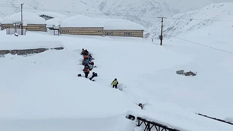 3 flights canceled, 30 trains late, 50 died in UP, 36 in Bihar due to cold kps