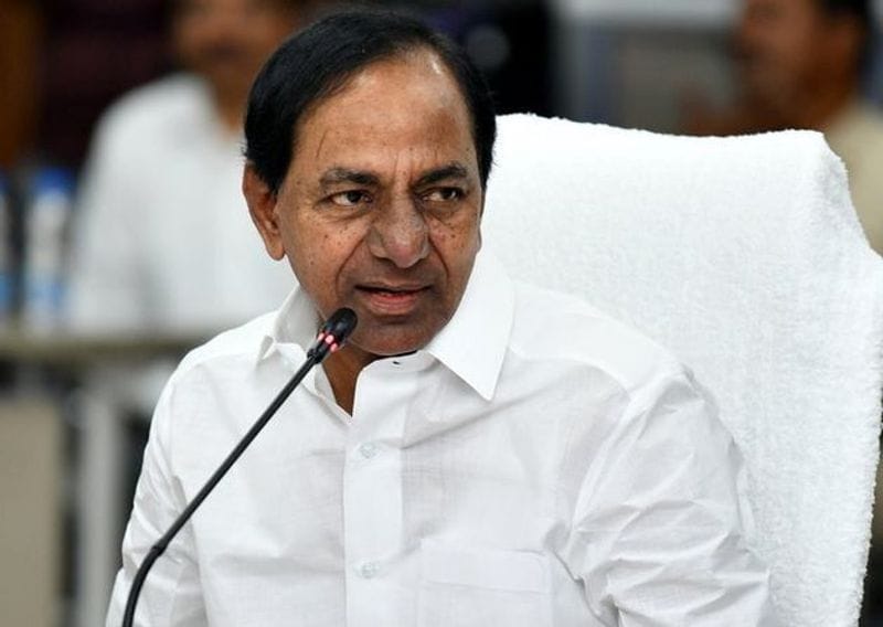 ఇదంతా కేటీఆర్ ను ముఖ్యమంత్రిని చేయాలనే వ్యూహంలో భాగంగానే కేసీఆర్ చేశారు. కేటీఆర్ ను ముఖ్యమంత్రిని చేసి తాను జాతీయ రాజకీయాలకు వెళ్లాలని కేసీఆర్ అనుకున్నారు. ఇందులో భాగంగా ఆయన ఫెడరల్ ఫ్రంట్ ను ముందుకు తెచ్చారు. లోకసభ ఎన్నికల్లో బిజెపికి తగిన మెజారిటీ రాదని, ఇతర పార్టీల మద్దతు అవసరం పడుతుందని ఆయన అంచనా వేశారు. (KCR)