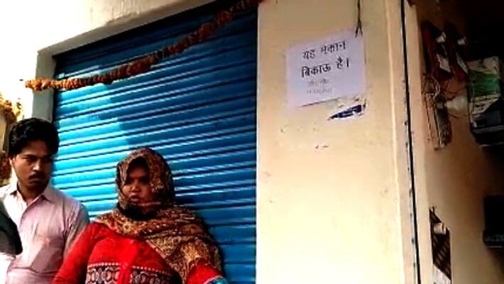 makan bikau hai poster put outside home in agra KPU makan bikau hai poster put outside home in agra KPU