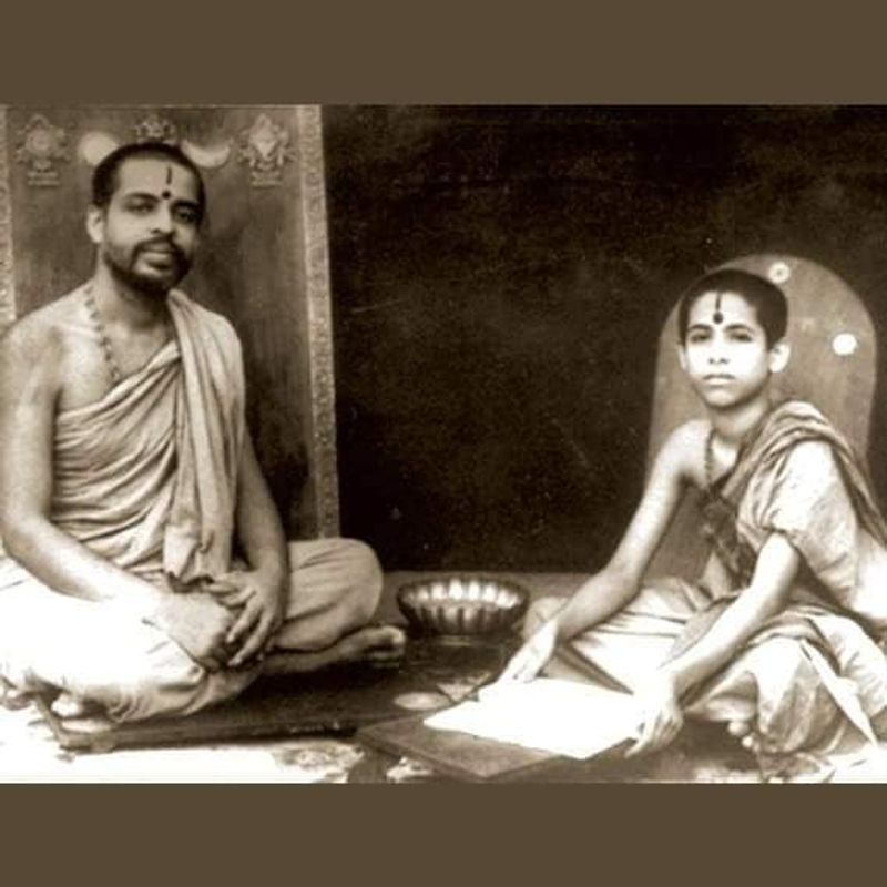 Udupi Pejawara Mutt Seer Vishwesha Teertha Swami rare photo gallery