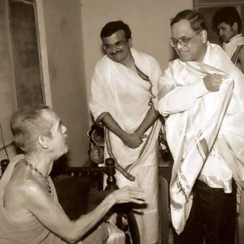 Udupi Pejawara Mutt Seer Vishwesha Teertha Swami rare photo gallery
