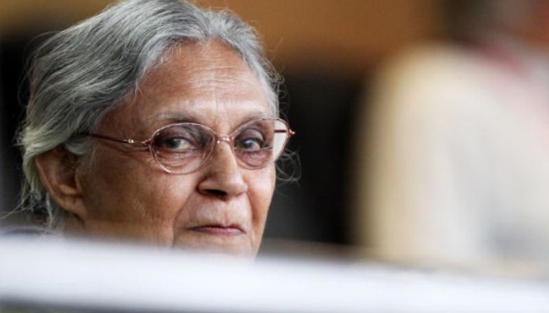 শিলা দিক্ষীত - ১৯৯৯ থেকে ২০১৩ সাল - টানা ১৫ বছর দিল্লির মুখ্যমন্ত্রী পদে ছিলেন কংগ্রেসের প্রবীণ নেত্রী শিলা দীক্ষিত। ২০ জুলাই ৮৮ বছর বয়সে এক বেসরকারী হাসপাতালে হৃদরোগে আক্রান্ত হয়ে তাঁর প্রয়ান ঘটে। রাস্তা, ফ্লাইওভার ও গণপরিবহন ব্যবস্থাসহ দিল্লির পরিকাঠামোর উন্নয়নে তাঁর ভূমিকা অনস্বীকার্য। দিল্লির মুখ্যমন্ত্রী পদ থেকে সরে যাওয়ার পর ২০১৪ সালে তিনি কেরল-এর রাজ্যপাল হিসাবে দায়িত্ব পালন করেন। তবে মাত্র ছয় মাসের মধ্য়েই পদত্যাগ করেন। এই বছরের শুরুর দিকে শিলা দীক্ষিতকে দিল্লি কংগ্রেসের প্রধান করা হয়েছিল। তবে লোকসভা নির্বাচনে তিনি বিজেপির মনোজ তিওয়ারির কাছে পরাজিত হন।