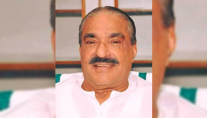 কেএম মণি - ১৯৬৫ সাল থেকে কেরলের পলা বিধানসভা এলাকায় একটানা ৫০ বছর বিধায়ক নির্বাচিত হওয়ার রেকর্ড করেছিলেন কেএম মণি। সেইসঙ্গে হিসেবে তিনি কংগ্রেসের নেতৃত্বীন ইউডিএ সরকারের অর্থমন্ত্রী হিসেবে রেকর্ড ১৩ বার বাজেট পেশ করেন। ৯ এপ্রিল ৮৬ বছর বয়সে তাঁর জীবনাবসান ঘটে।