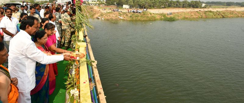 telangana cm kcr vemulawada tour photo gallery