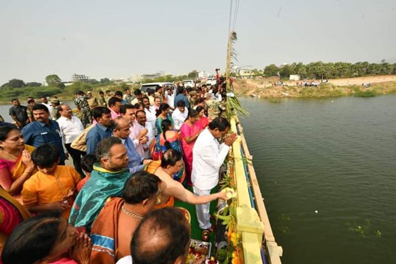 telangana cm kcr vemulawada tour photo gallery