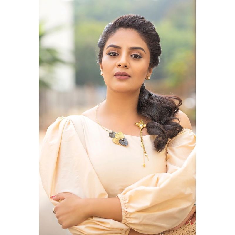 Anchor Sreemukhi latest photo shoot