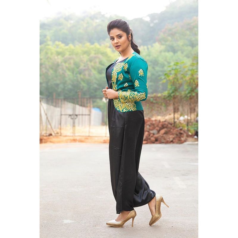 Anchor Sreemukhi latest photo shoot