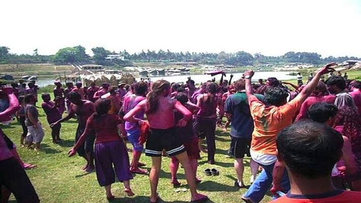koppal police warns Virupapura Gaddi resorts Managers Over New Year celebration koppal police warns Virupapura Gaddi resorts Managers Over New Year celebration