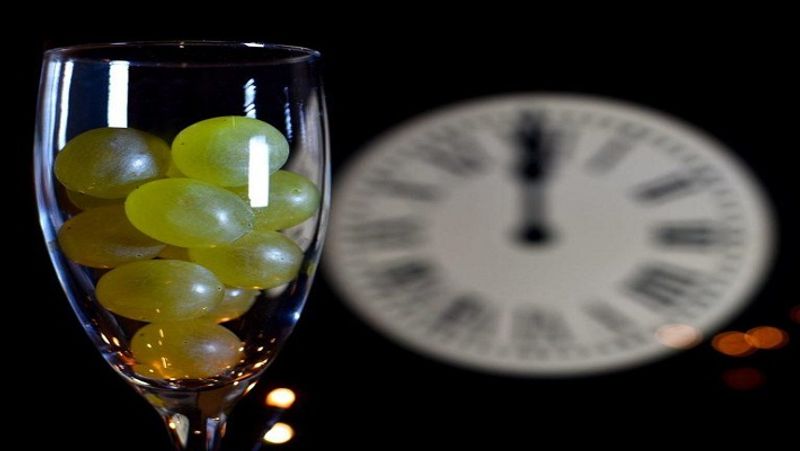 From wearing colorful panties to breaking plates, 7 New Year's Rituals KPI