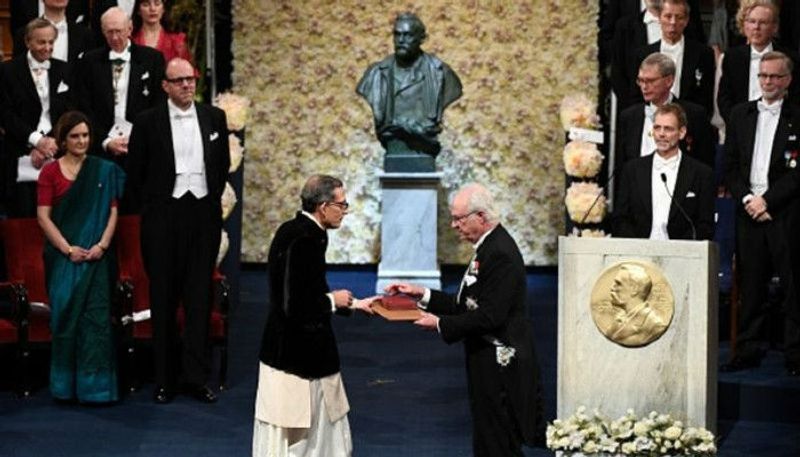 নোবেল পেলেন অভিজিৎ বন্দ্যোপাধ্যায় (১৪ অক্টোবর, ২০১৯)- কলকাতার গর্বের দিন। অর্থনীতিতে নোবেল জয়ী হিসেবে নাম ঘোষণা হল বঙ্গসন্তান এবং প্রেসিডেন্সির প্রাক্তনী অভিজিৎ বিনায়ক বন্দ্যোপাধ্যায়ের। নোবেল পেলেন তাঁর স্ত্রী এস্থার ডুফল-ও।