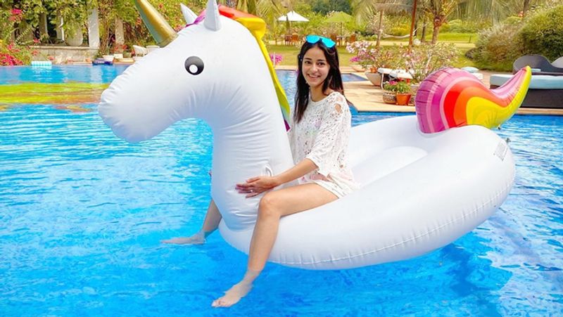 Happy New Year 2020 Suhana khan Aryan Khan And Ananya pandey celebrated pre new year Party KPY