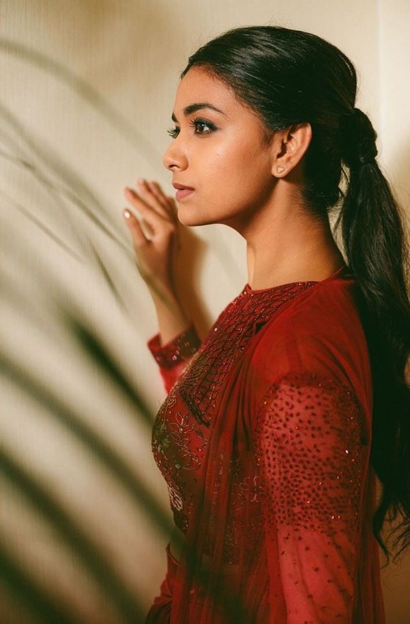 ஸ்டைலிஷ் லுக்