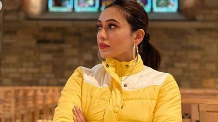 Mimi chakraborty gives advice to Mimi chakraborty gives advice to