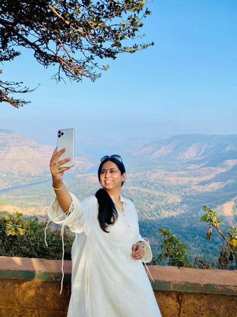 News and pics Belagavi Cong MLA laxmi hebbalkar New Year 2020 party funda