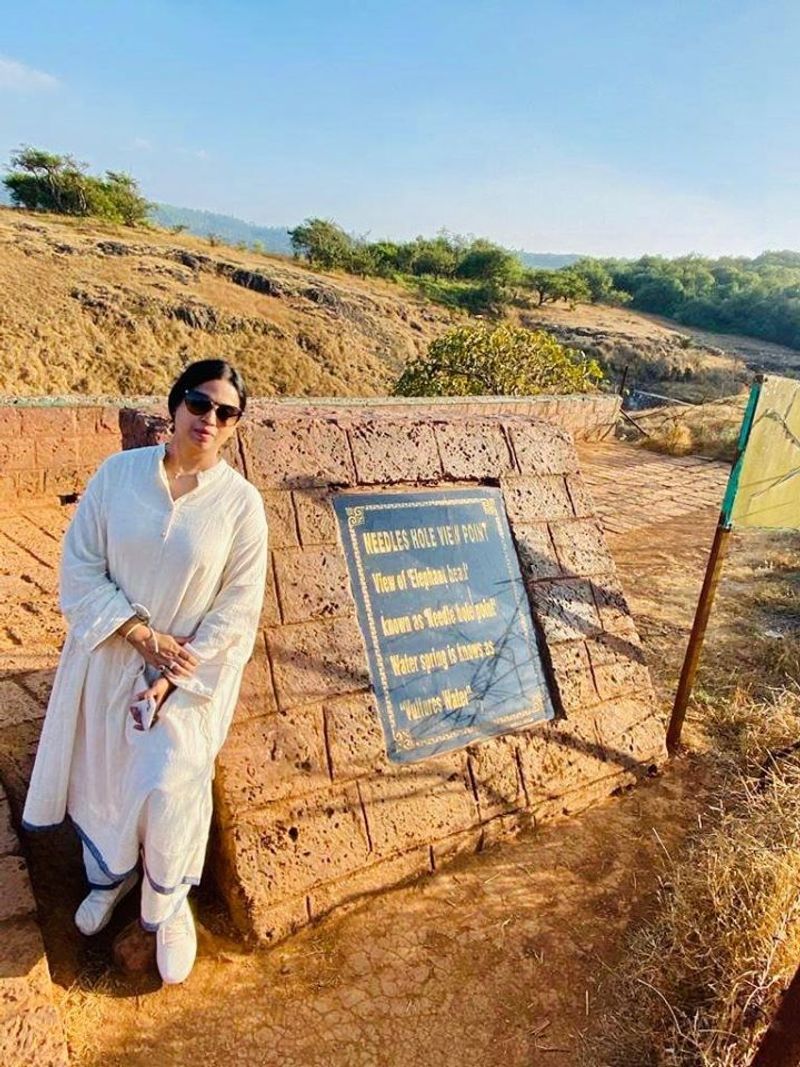 News and pics Belagavi Cong MLA laxmi hebbalkar New Year 2020 party funda