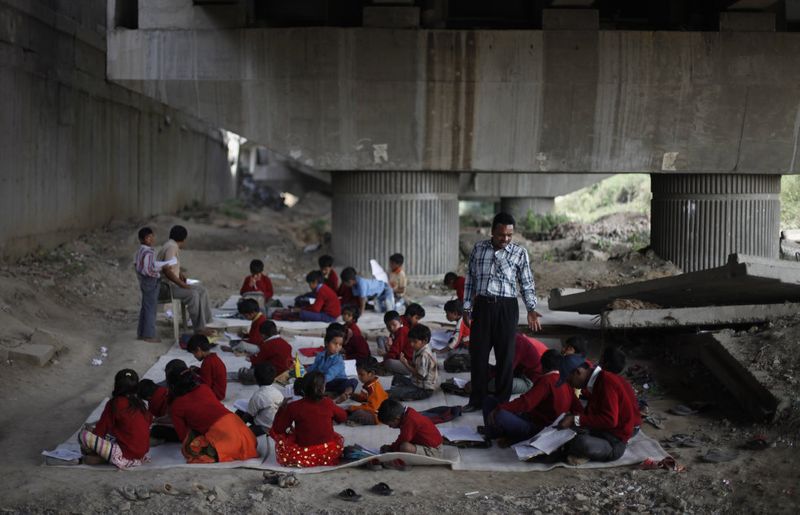 school under Metro bridge teaches these slum children inspiring story kpt