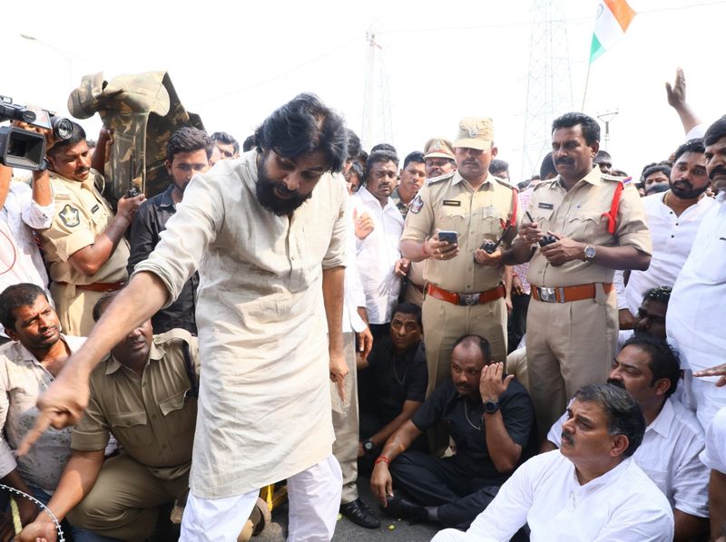 janasena chief pawan kalyan participated in amaravati protest