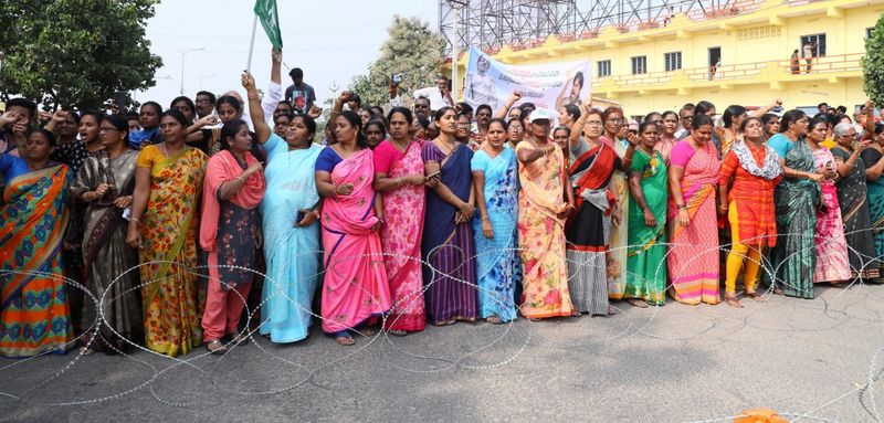 janasena chief pawan kalyan participated in amaravati protest