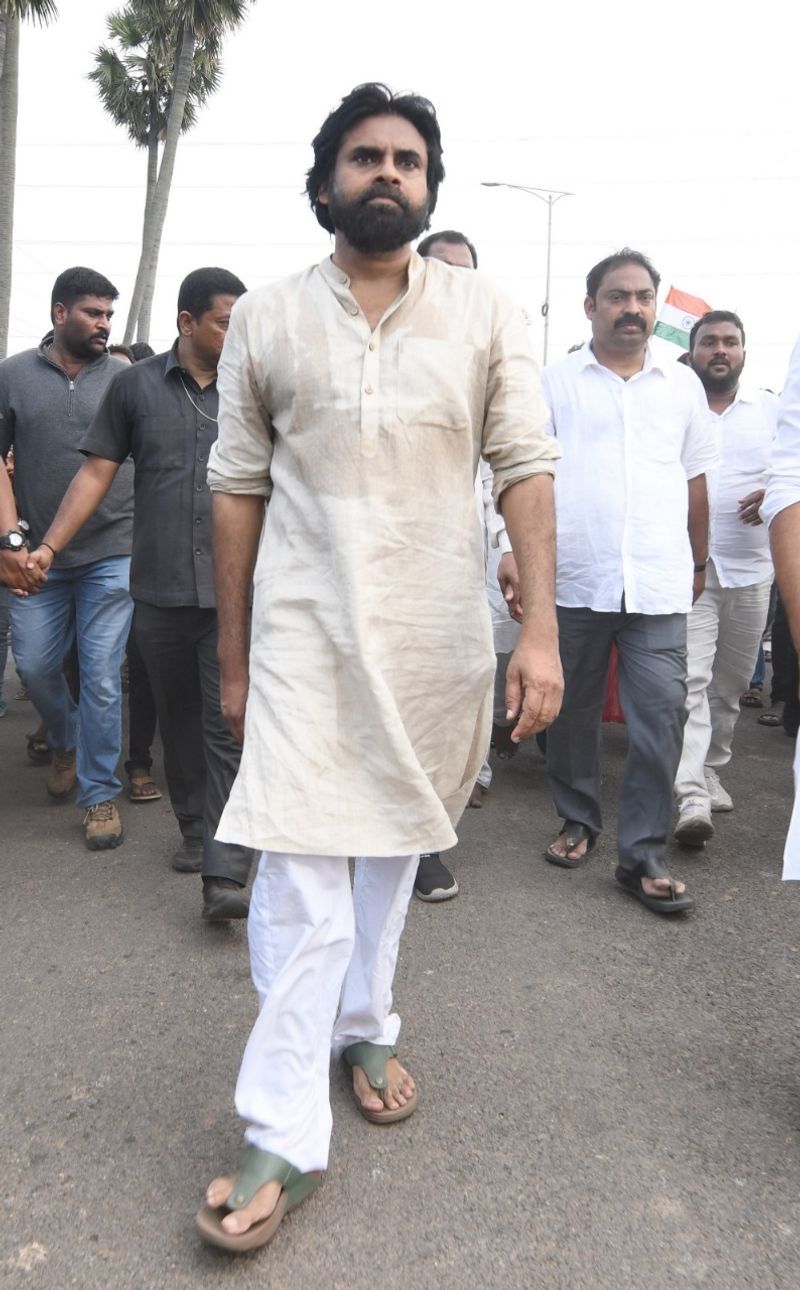 janasena chief pawan kalyan participated in amaravati protest