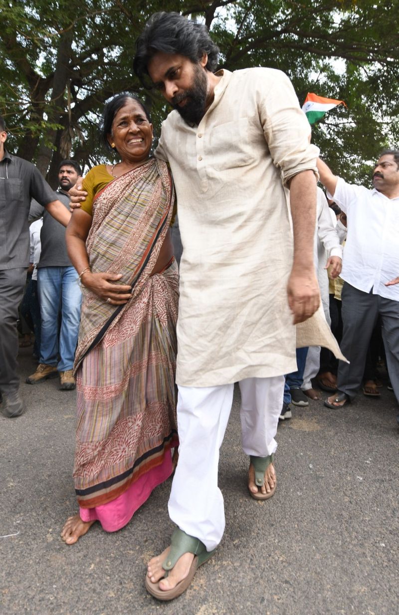 janasena chief pawan kalyan participated in amaravati protest