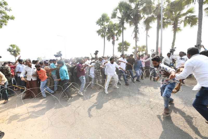 janasena chief pawan kalyan participated in amaravati protest