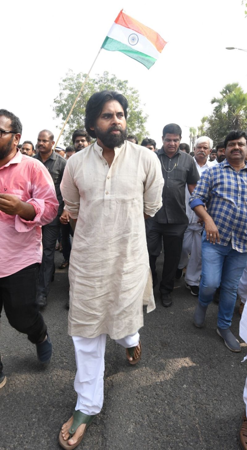 janasena chief pawan kalyan participated in amaravati protest