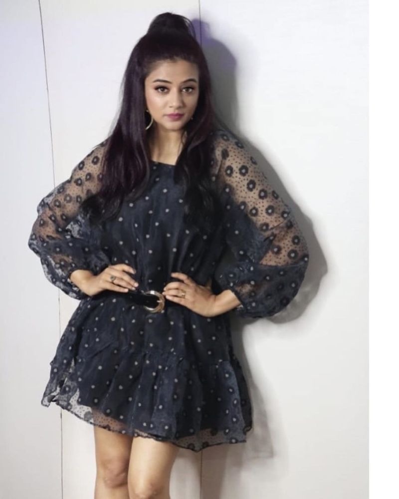 heroine priyamani latest photo shoot