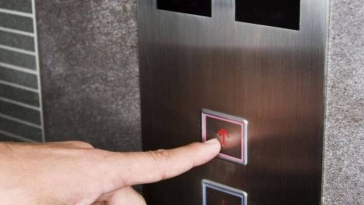 Indore: Six members of a family died in lift collapse Indore: Six members of a family died in lift collapse