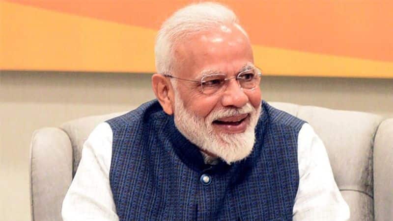 pm modi accepted to follow a person in twitter as a new year gift