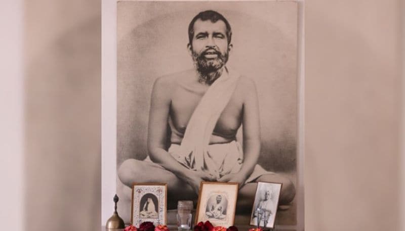 রামকৃষ্ণ পরমহংসের মত, "ভগবানকে দেখতে হলে আগে নিজেকে ভগবান হতে হবে ৷ সবার আগে নিজেকে ভাল হতে হবে , তার পর অন্যের দিকে তাকাও ৷ নিজে ভাল না হলে অন্যকে ভাল করবে কী করে ৷" 
