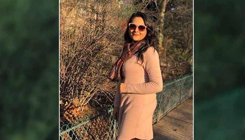 Journalist Arfa Khanum tweets her photoshopped pics, ends up being horribly exposed