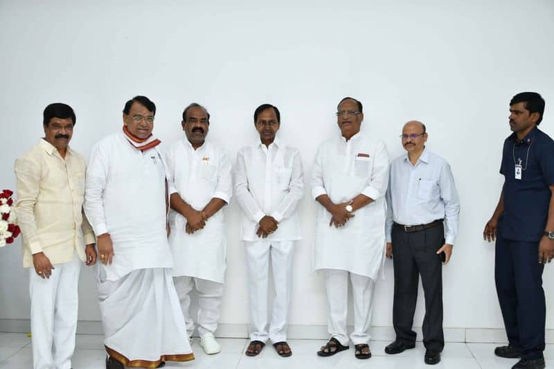 ministers new year wishes to telangana cm kcr