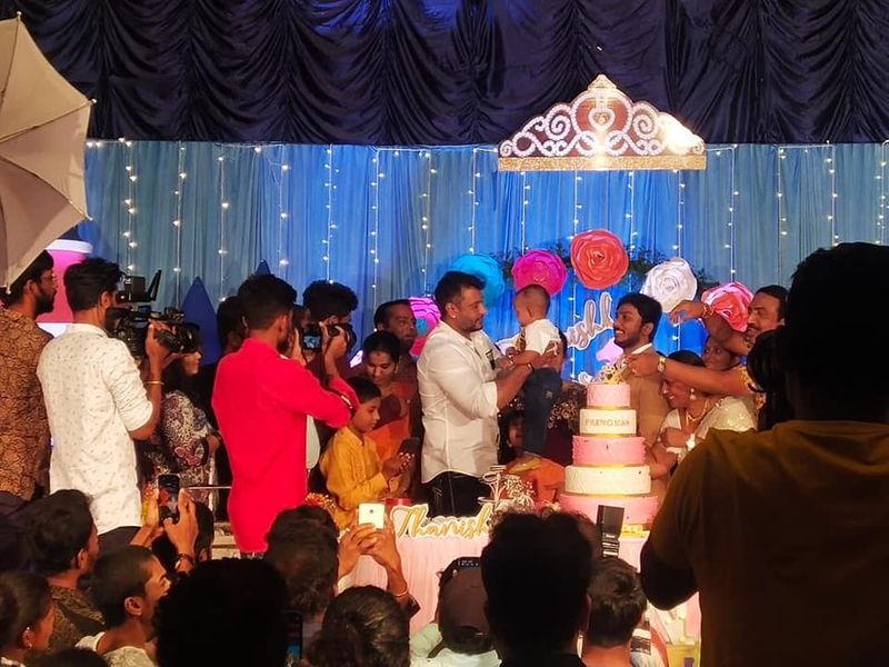 Sandalwood Actor darshan welcomes new year 2020 by dubbing roberrt Film