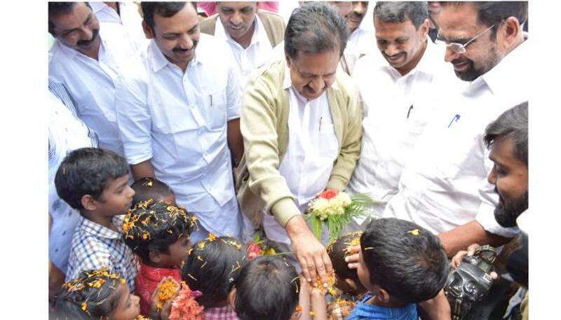 Gandhigramam project opposition leader Ramesh Chennithala visits Edamalakkudy
