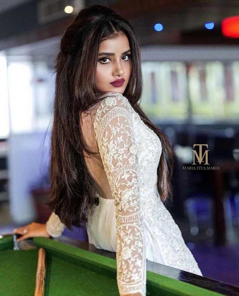 Kodi Anupama Parameswaran Pattu Saree Photos Going Viral