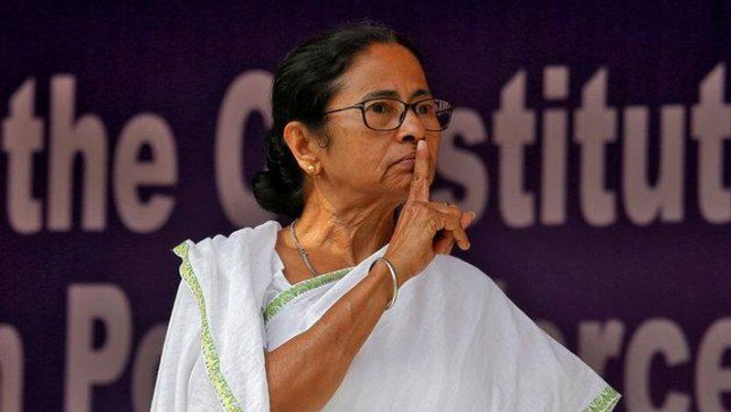 It is reported that West Bengal Chief Minister Mamata Banerjee has a chance to discuss the parliamentary elections with M K Stalin