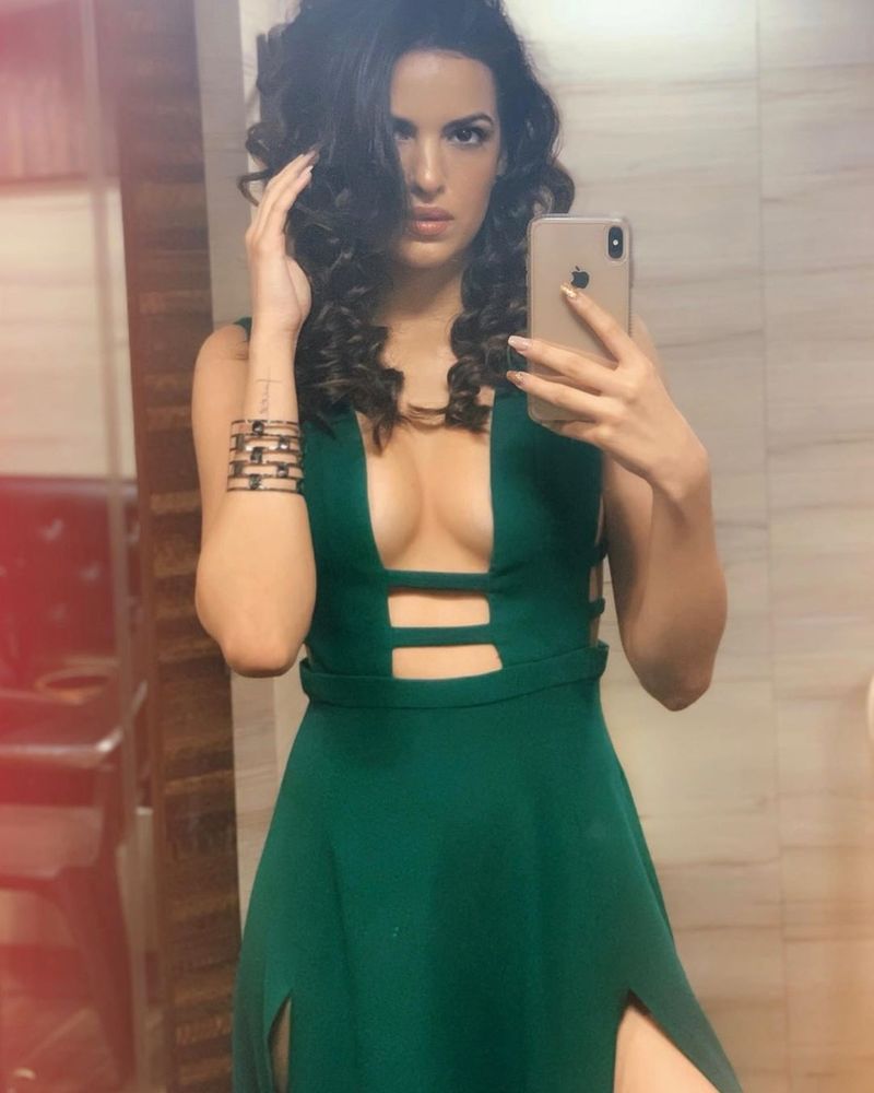 PHOTOS Hardik Pandya's wife Natasa Stankovic is quite a head-turner-ayh