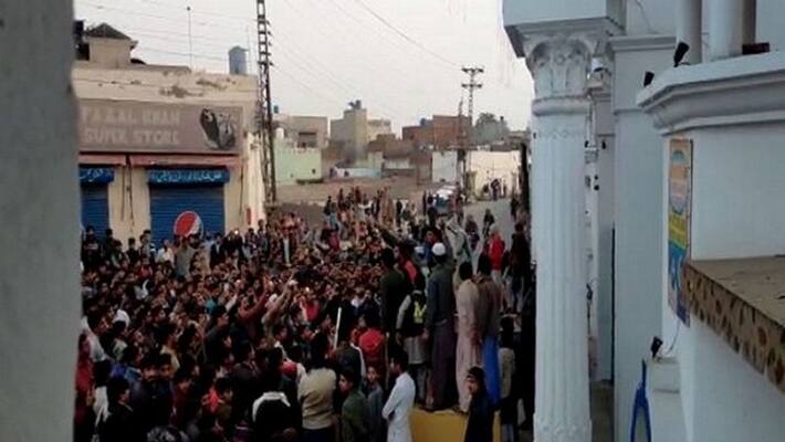 India Strongly Condemned The Mob Violence at Gurdwara Nankana Sahib in Pakistan India Strongly Condemned The Mob Violence at Gurdwara Nankana Sahib in Pakistan
