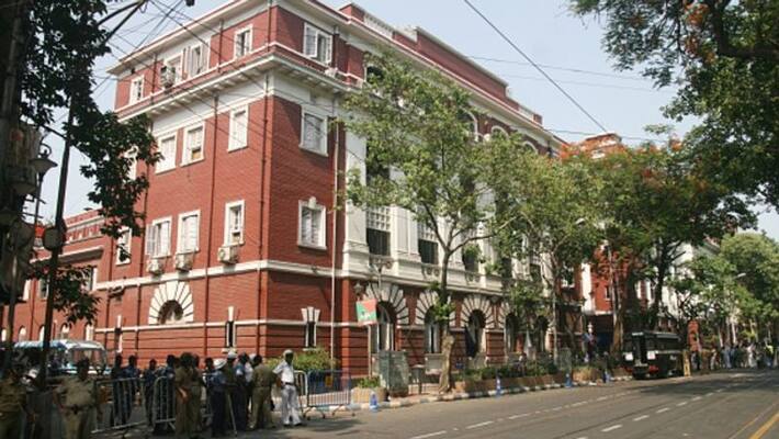 A youth tried to commits suicide in Facebook live police rescued him A youth tried to commits suicide in Facebook live police rescued him