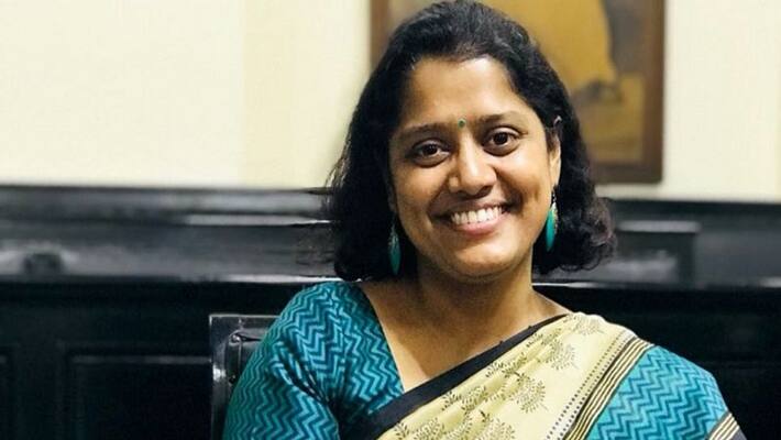 Father did the job of salesman to make his daughter an IAS officer, daughter became successful KPI Father did the job of salesman to make his daughter an IAS officer, daughter became successful KPI