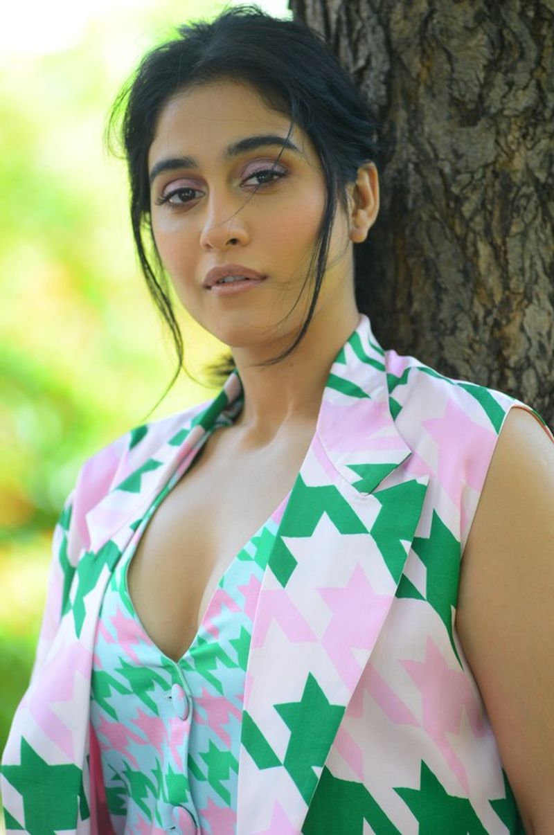 heroines who played cunning role in silver screen