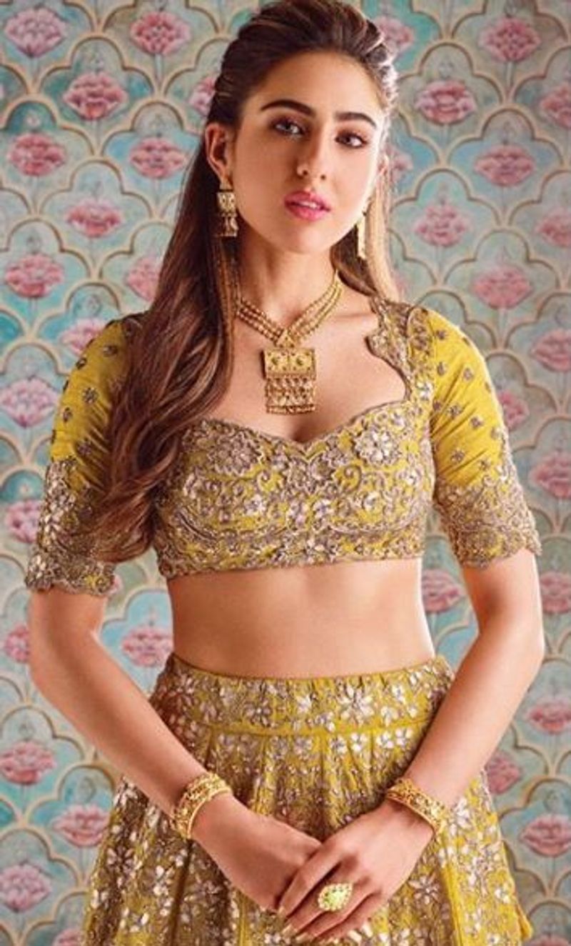 At the Star Screens Awards 2019, which was held on December 8 last year in Mumbai, we saw many stars from Deepika Padukone to Alia Bhatt dressed in their best.