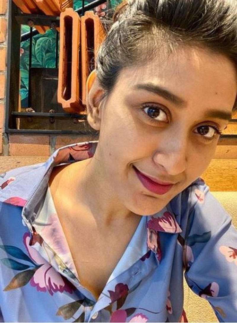 Sandalwood star couple Om prakash Rekha das daughter shravya photo gallery