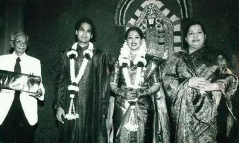 actress gowthami and Sandeep Bhatia rare marriage photo