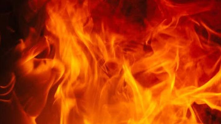 Fire breaks out in tower in Deira residents evacuated Fire breaks out in tower in Deira residents evacuated