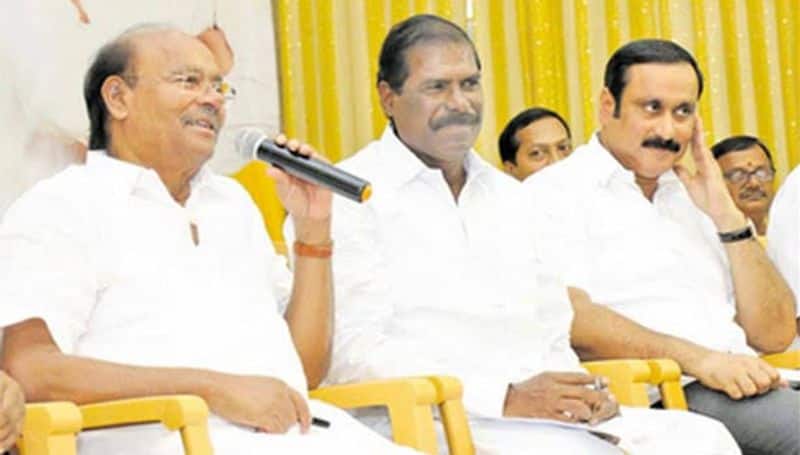 What is the reason for splitting the AIADMK alliance?