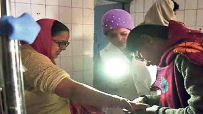 treatment in torch and mobile light at sadar hospital ara kpm treatment in torch and mobile light at sadar hospital ara kpm